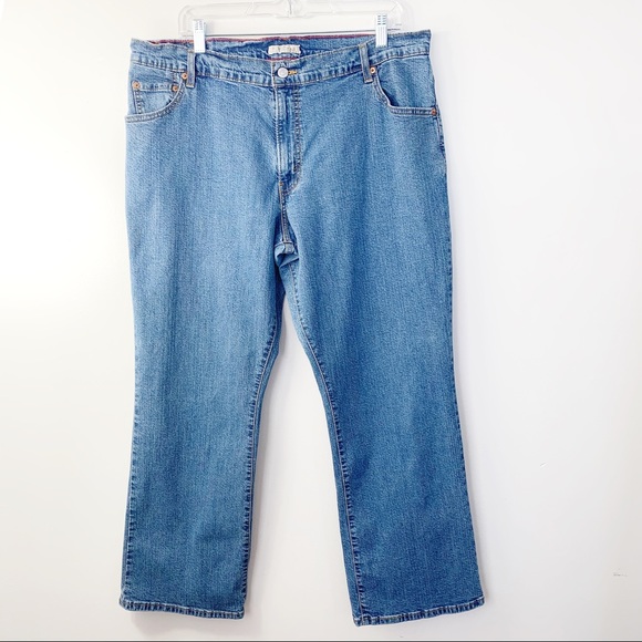 550 Relaxed Levi’s light wash Jeans Size 18S - Picture 2 of 6